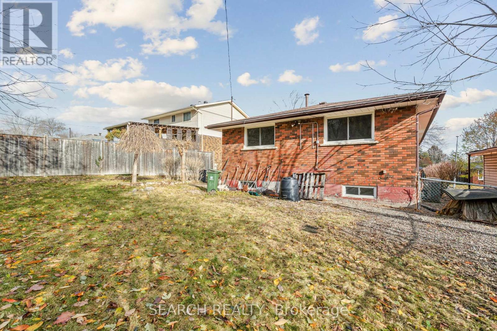 16 Green Meadow Way, Hamilton, Ontario  L9H 3Z3 - Photo 23 - X12553128