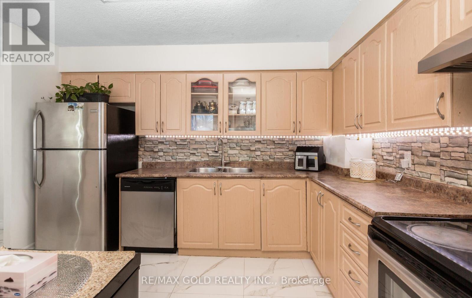 204 - 200 Robert Speck Parkway, Mississauga, Ontario L4Z 1S3 - Photo 24 - W12633830