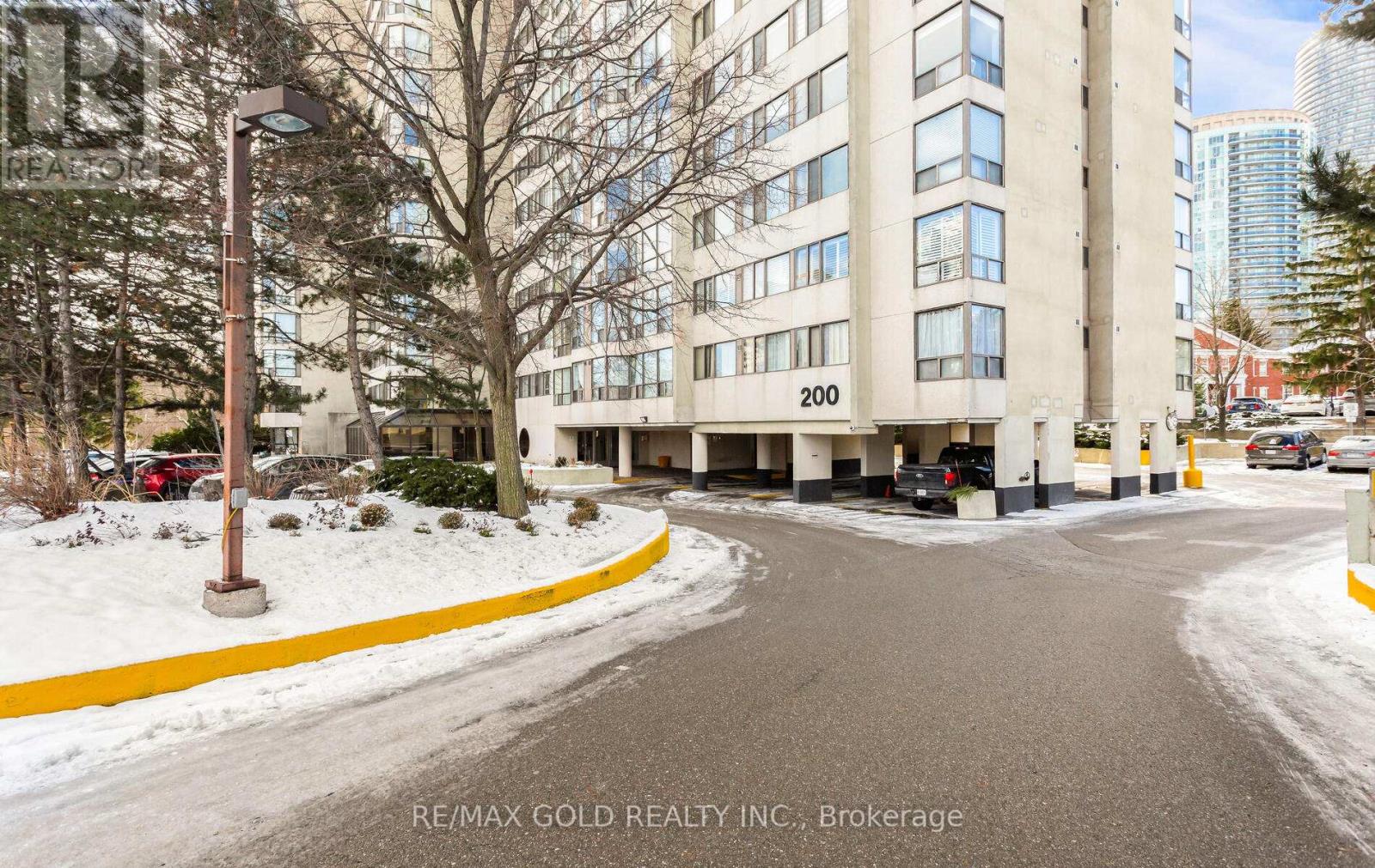 204 - 200 Robert Speck Parkway, Mississauga, Ontario L4Z 1S3 - Photo 3 - W12633830