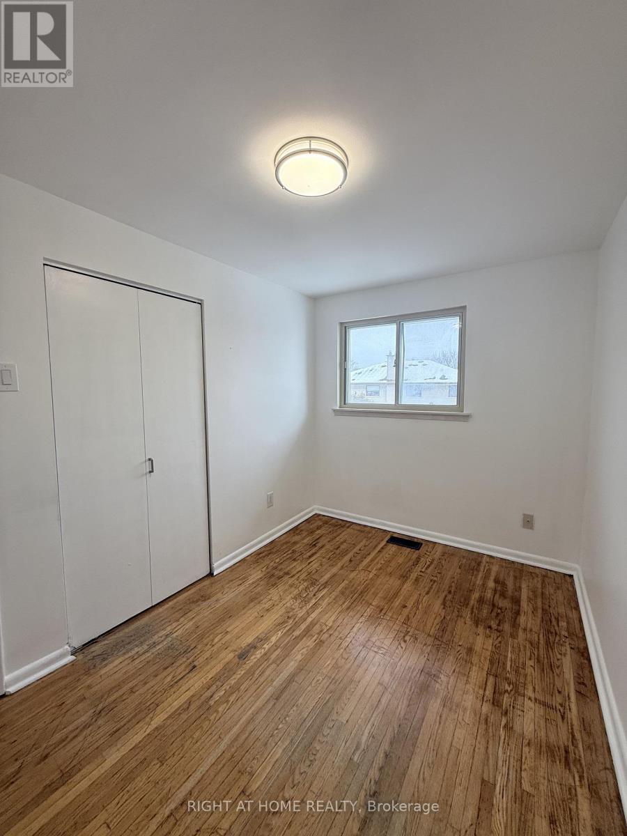 12 Felan Crescent, Toronto, Ontario  M9V 3A3 - Photo 12 - W12633836