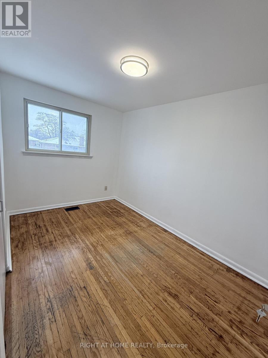 12 Felan Crescent, Toronto, Ontario  M9V 3A3 - Photo 13 - W12633836