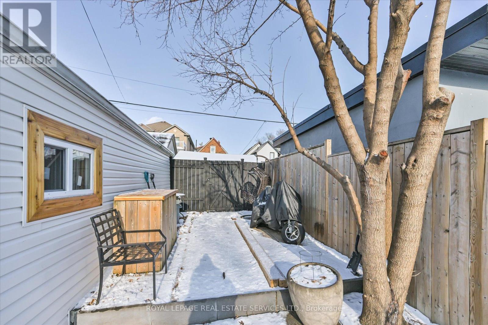 8 Pritchard Avenue, Toronto, Ontario  M6N 1T1 - Photo 33 - W12633840