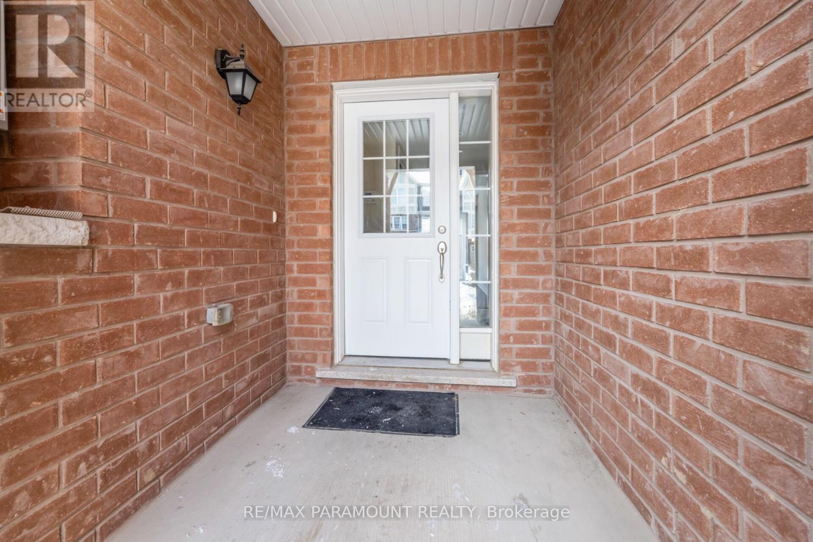 16 Stewardship Road, Brampton (Northwest Brampton), Ontario  L7A 4E8 - Photo 3 - W12633844