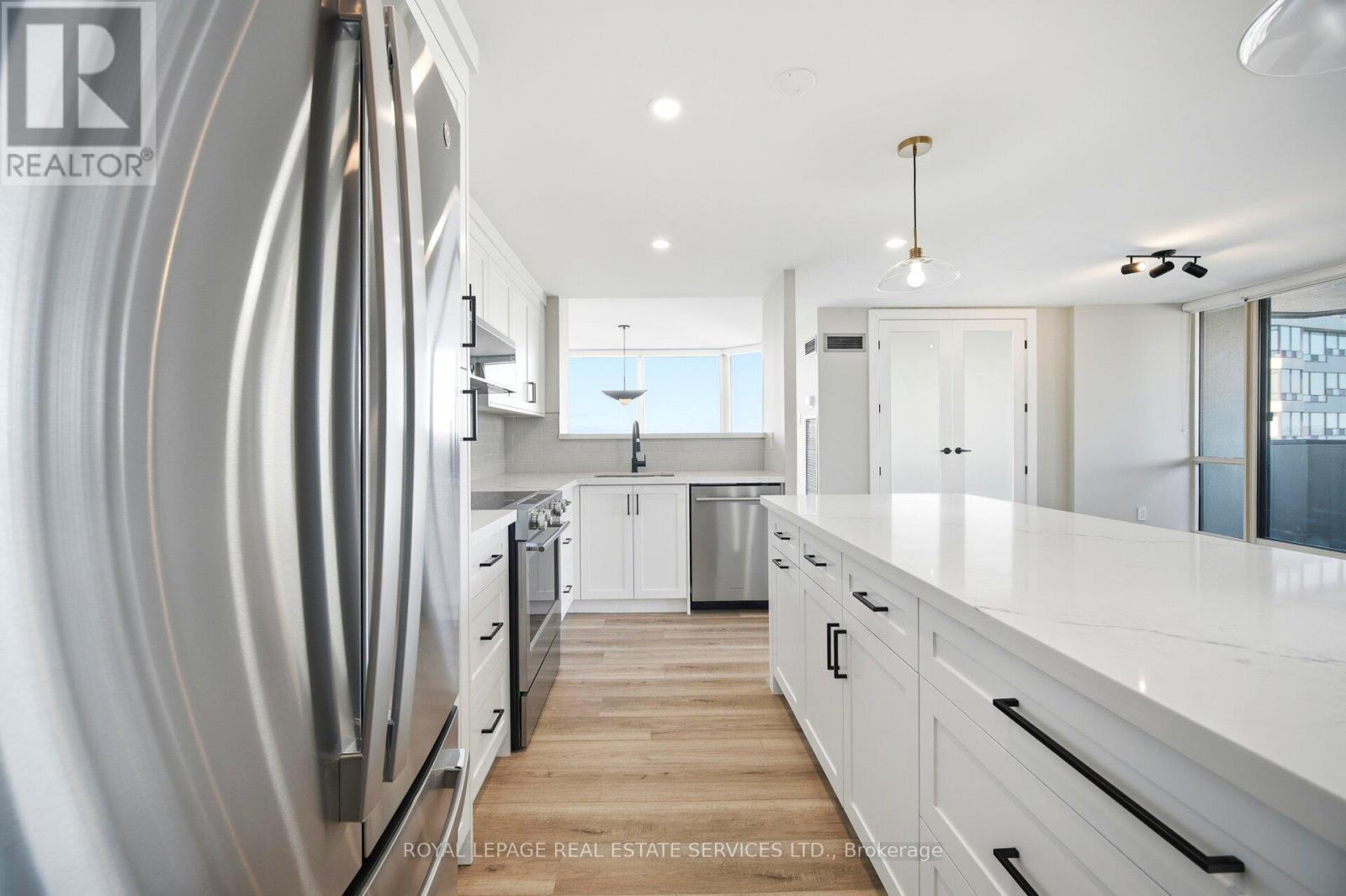 2301 - 1300 Islington Avenue, Toronto, Ontario  M9A 5C4 - Photo 11 - W12633850