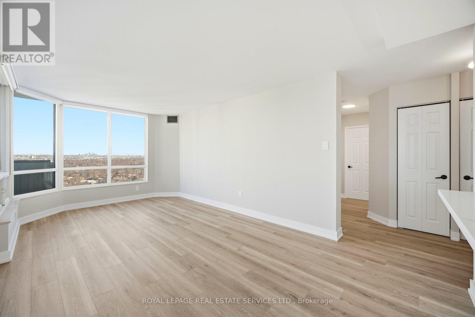 2301 - 1300 Islington Avenue, Toronto, Ontario  M9A 5C4 - Photo 3 - W12633850