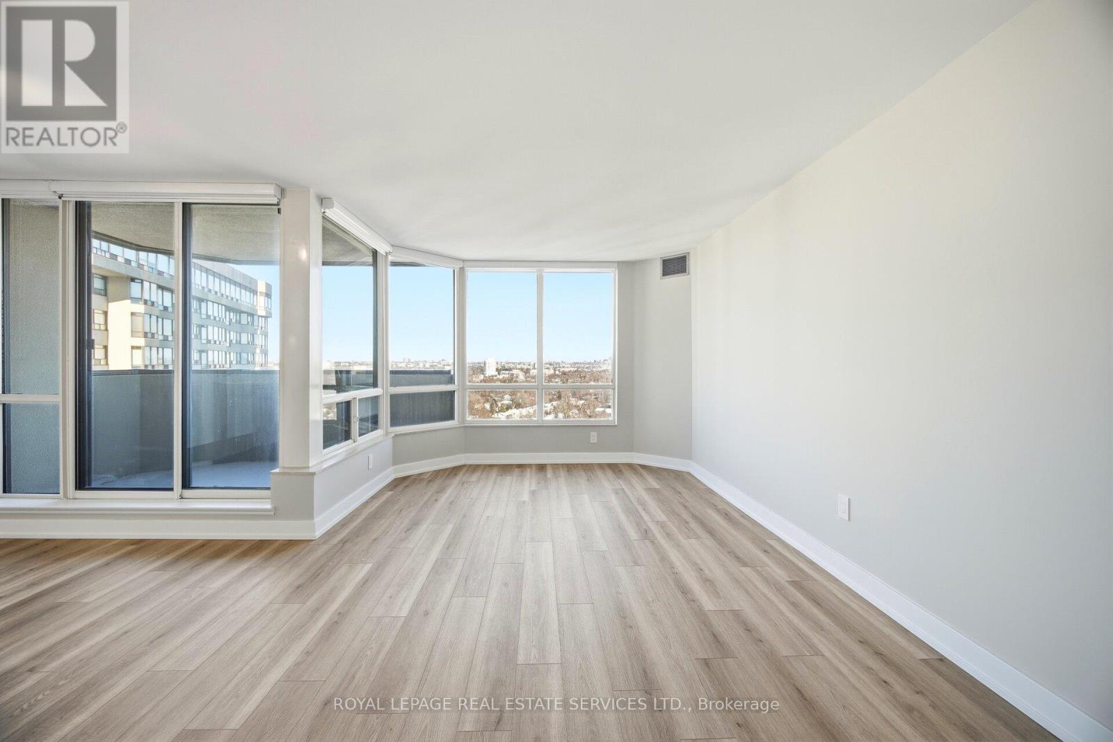 2301 - 1300 Islington Avenue, Toronto, Ontario  M9A 5C4 - Photo 4 - W12633850