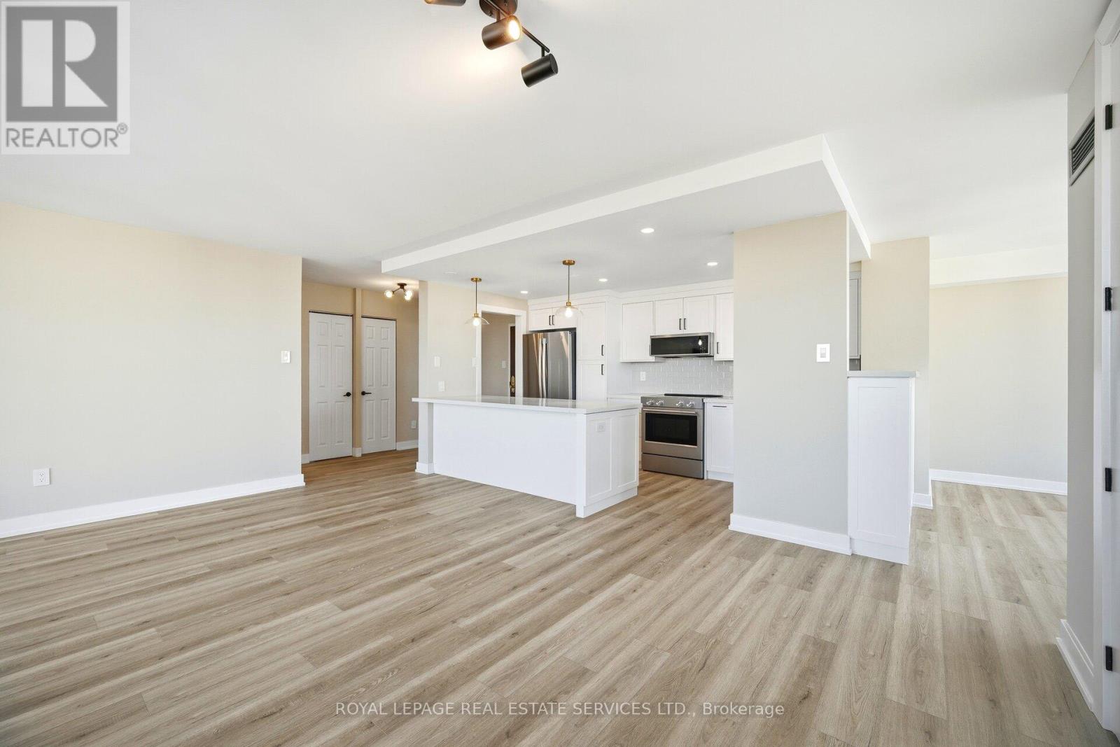 2301 - 1300 Islington Avenue, Toronto, Ontario  M9A 5C4 - Photo 9 - W12633850