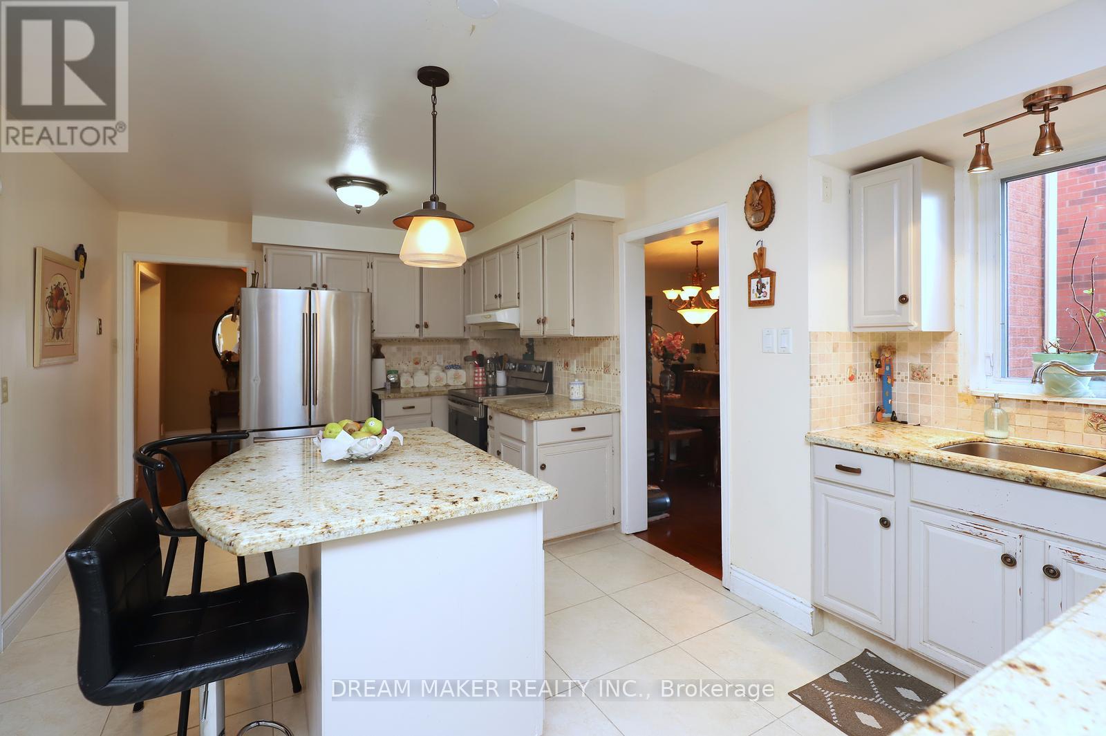 4272 Wakefield Crescent, Mississauga, Ontario  L5C 4M4 - Photo 16 - W12633920