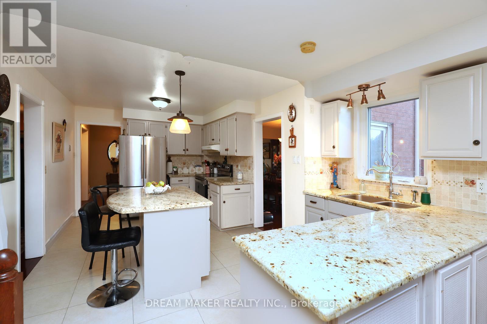 4272 Wakefield Crescent, Mississauga, Ontario  L5C 4M4 - Photo 17 - W12633920