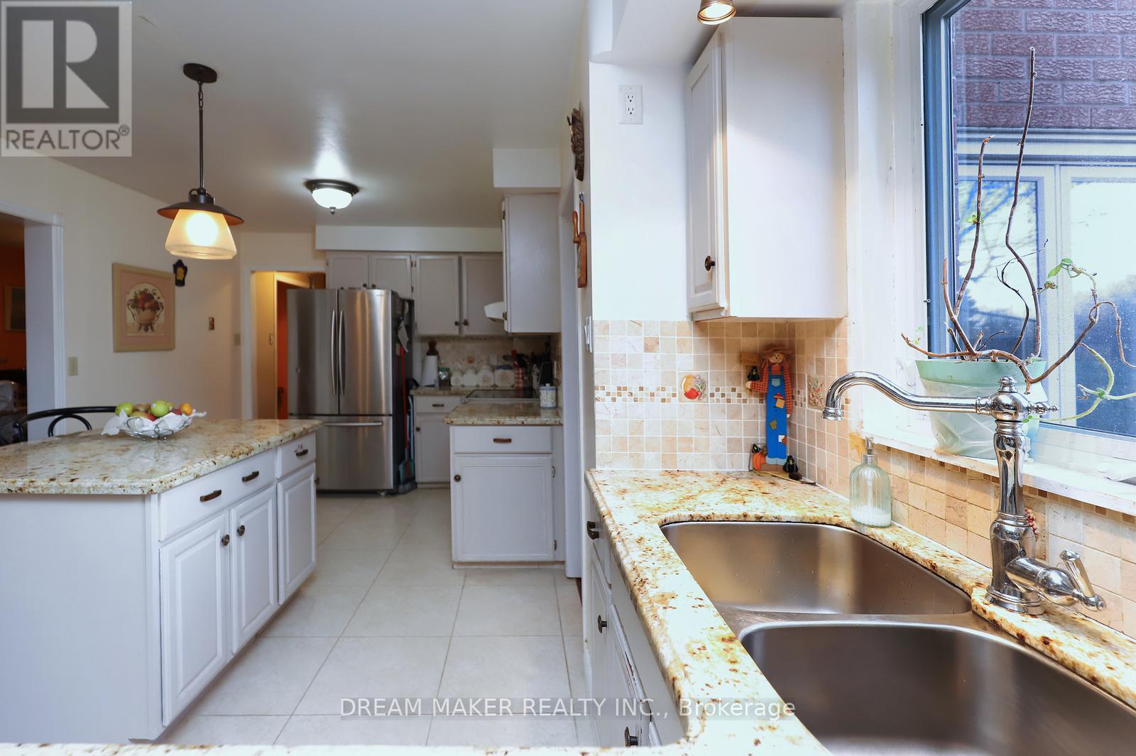 4272 Wakefield Crescent, Mississauga, Ontario  L5C 4M4 - Photo 18 - W12633920