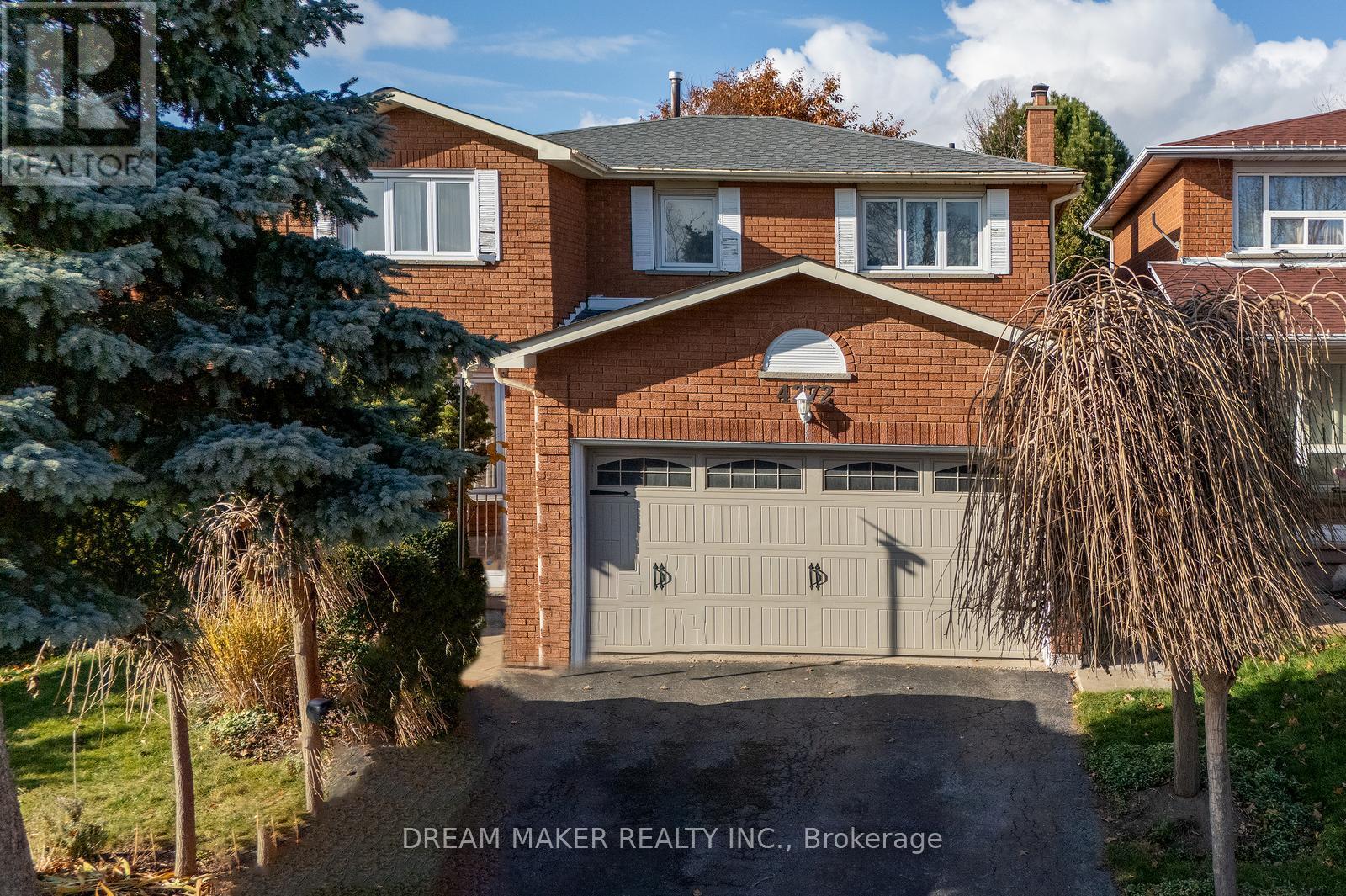 4272 Wakefield Crescent, Mississauga, Ontario  L5C 4M4 - Photo 2 - W12633920