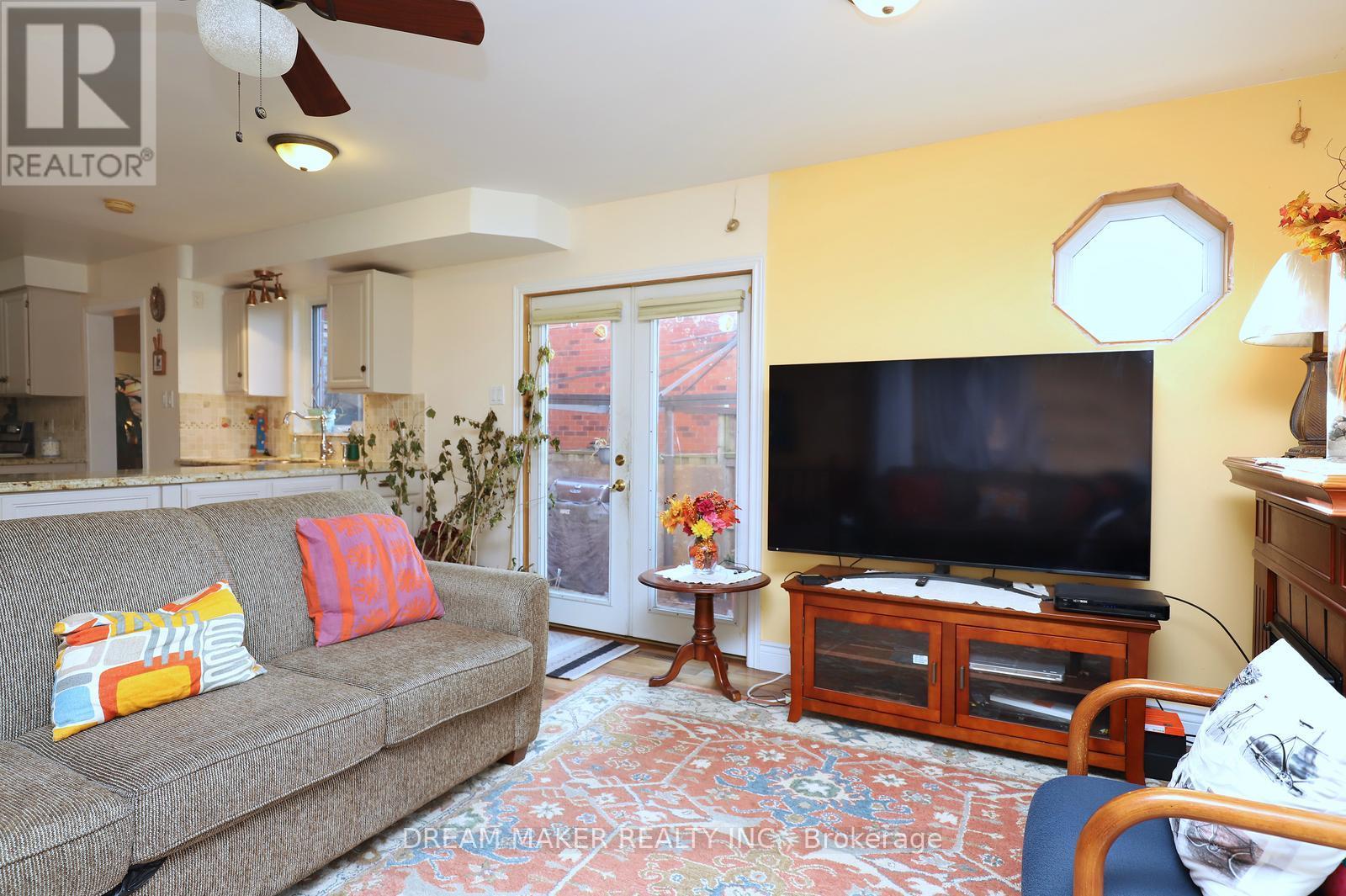 4272 Wakefield Crescent, Mississauga, Ontario  L5C 4M4 - Photo 24 - W12633920