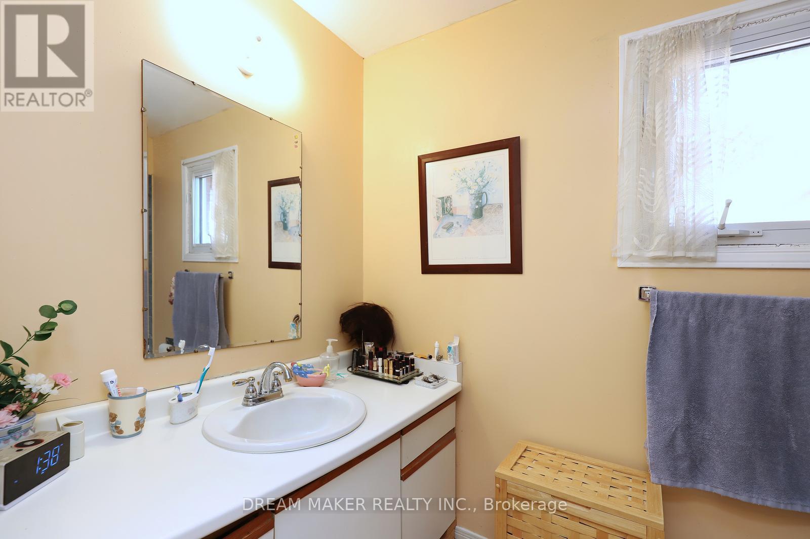 4272 Wakefield Crescent, Mississauga, Ontario  L5C 4M4 - Photo 32 - W12633920