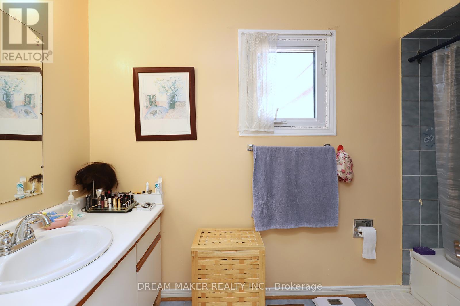 4272 Wakefield Crescent, Mississauga, Ontario  L5C 4M4 - Photo 33 - W12633920