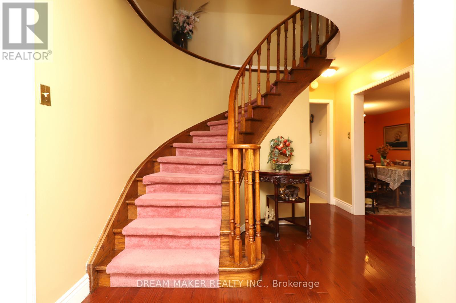 4272 Wakefield Crescent, Mississauga, Ontario  L5C 4M4 - Photo 6 - W12633920