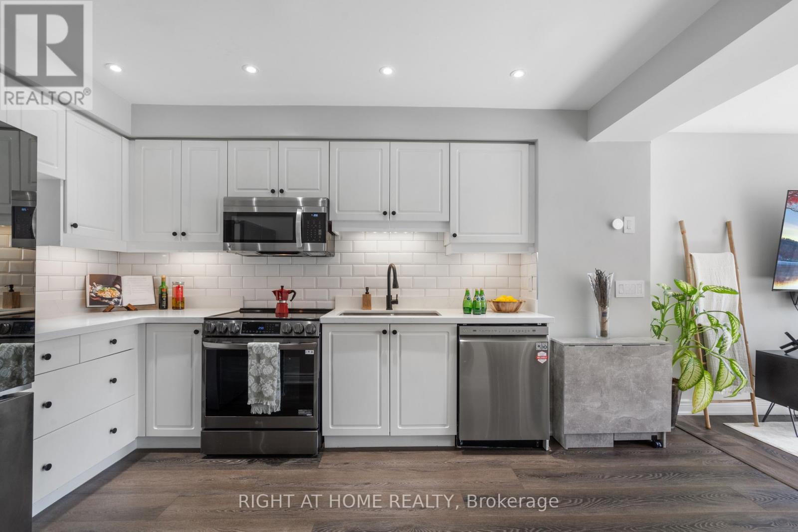 41 - 2088 Leanne Boulevard, Mississauga, Ontario  L5K 2S7 - Photo 7 - W12633934