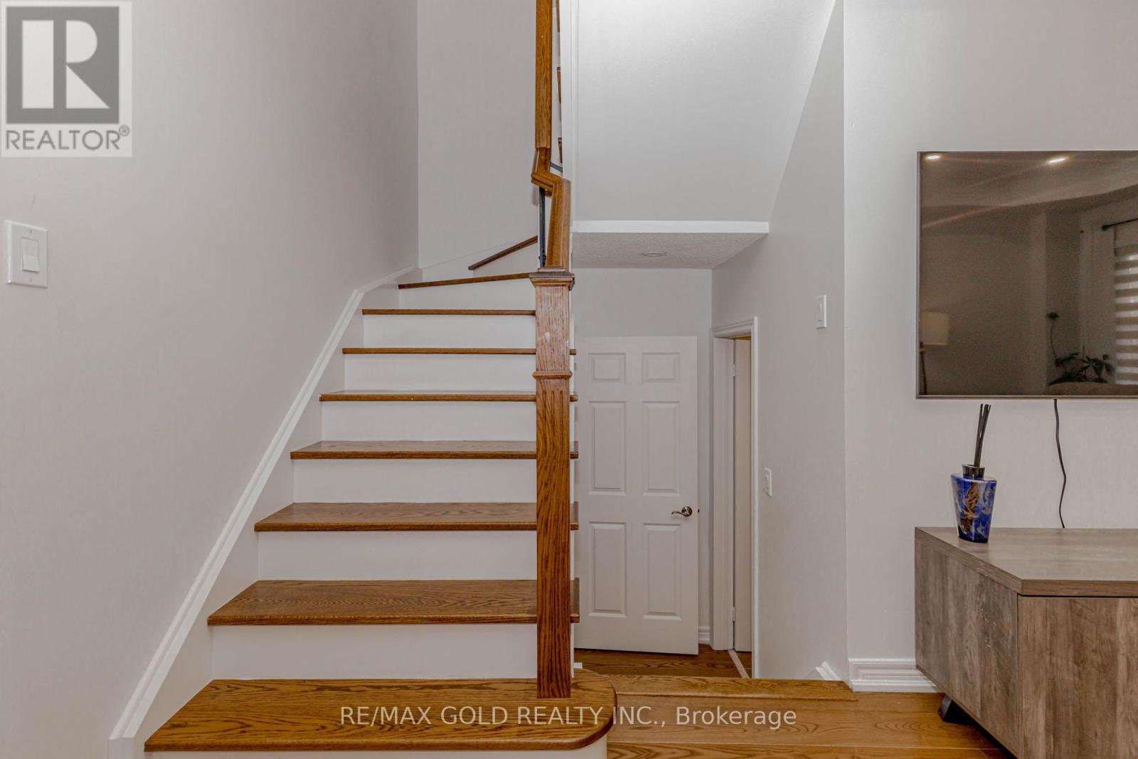 246 Littlewood Drive, Oakville, Ontario  L6H 7K1 - Photo 12 - W12633968