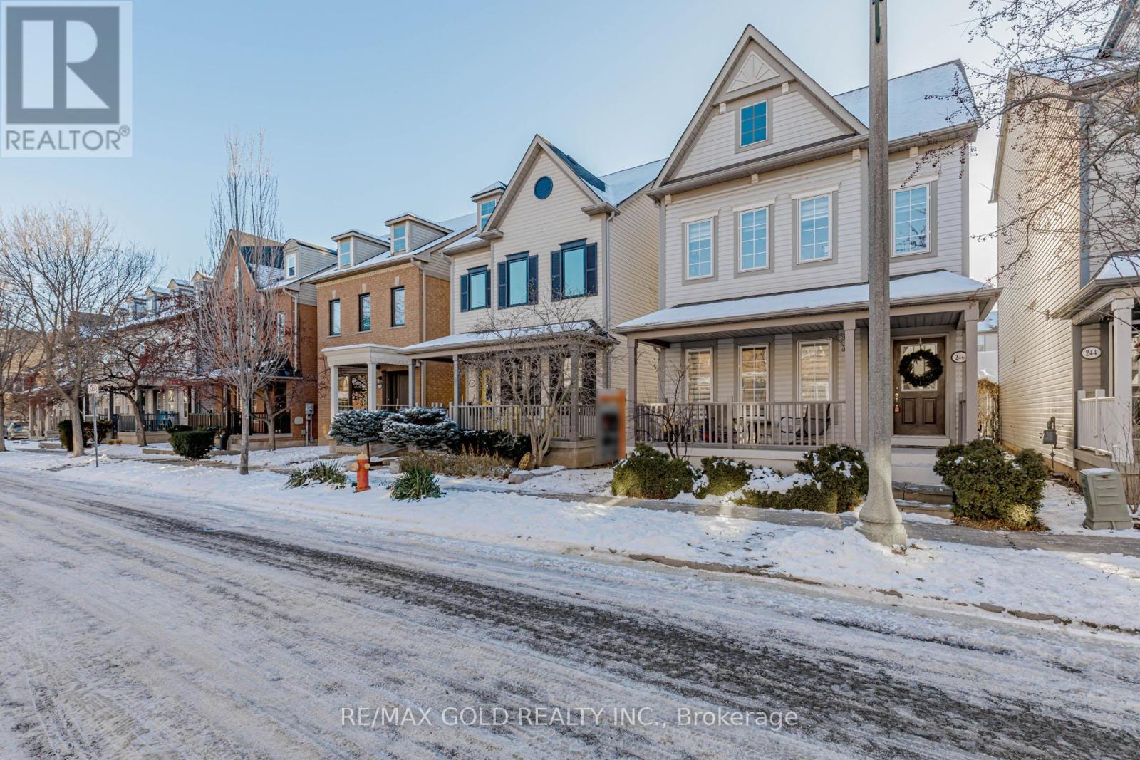 246 Littlewood Drive, Oakville, Ontario  L6H 7K1 - Photo 2 - W12633968