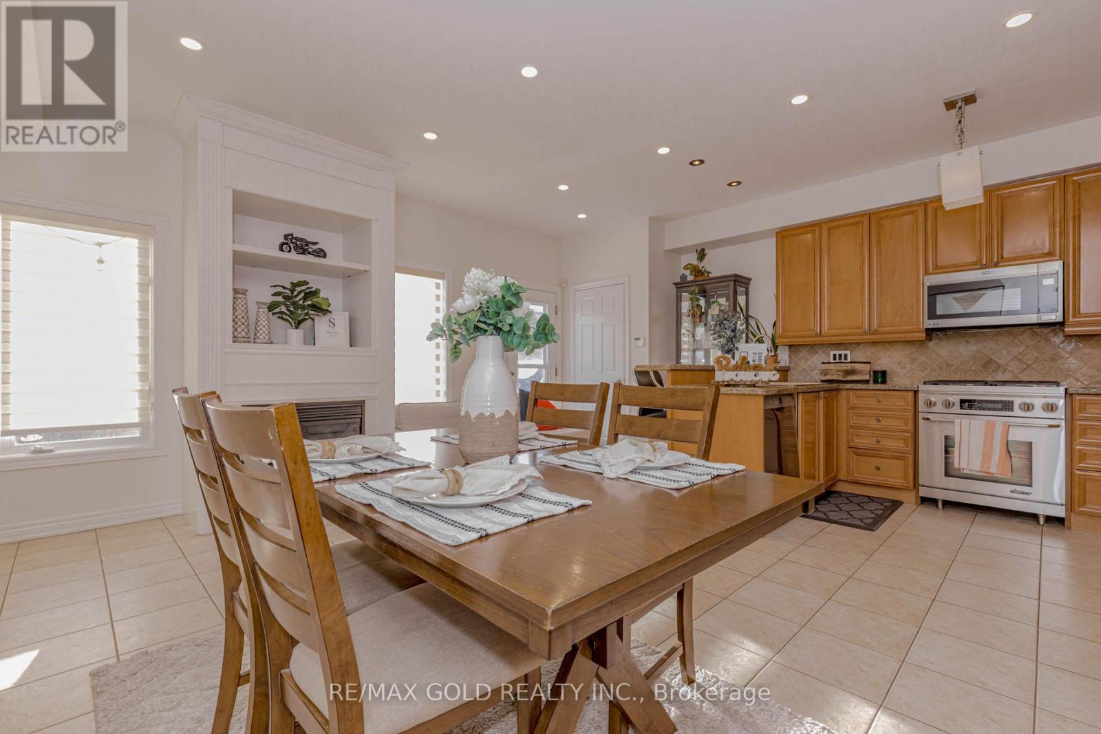 246 Littlewood Drive, Oakville, Ontario  L6H 7K1 - Photo 22 - W12633968