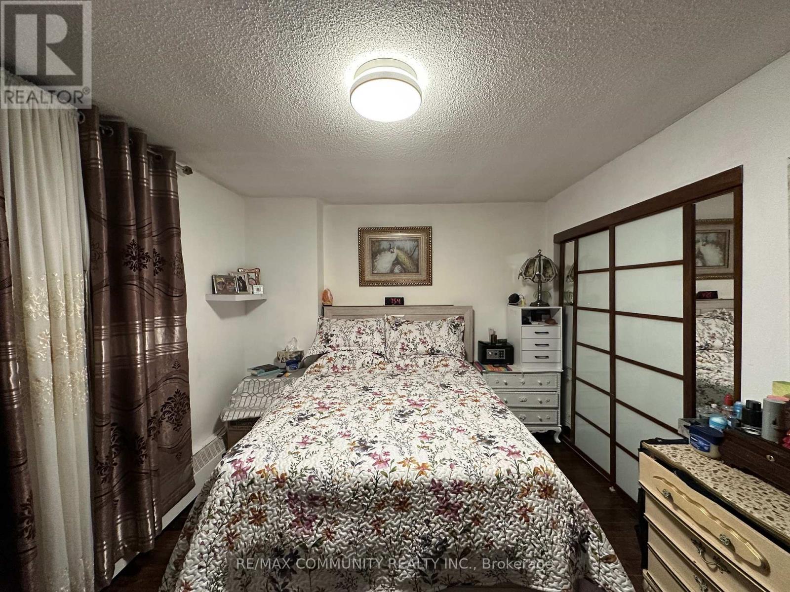 1604 - 370 Dixon Road, Toronto, Ontario M9R 1T2 - Photo 7 - W12633976