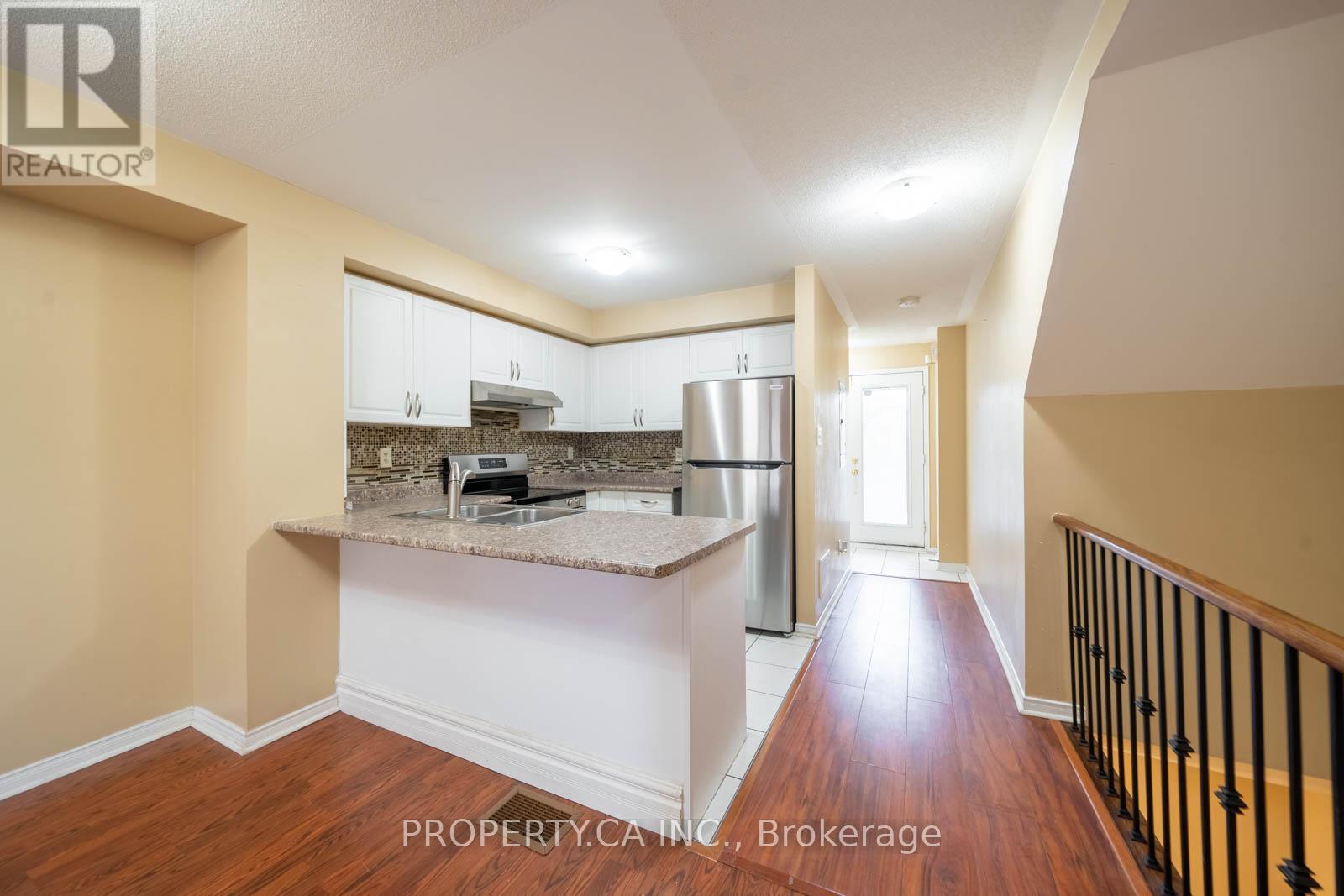 71 - 3250 Bentley Drive, Mississauga, Ontario  L5M 0P7 - Photo 2 - W12633980