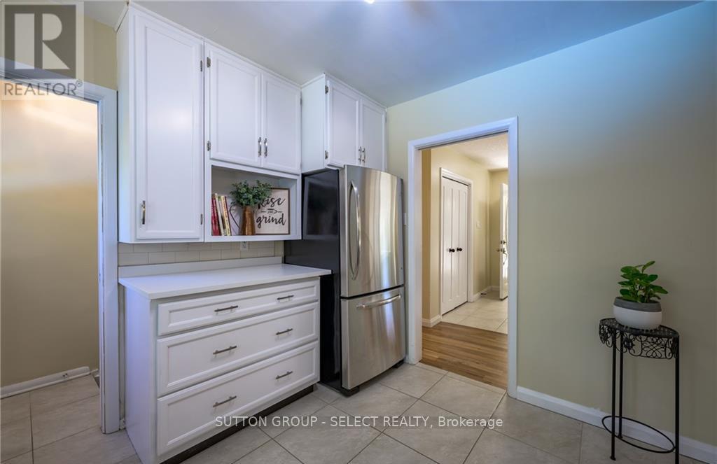 Upper - 6 Kirkton Court, London North (North H), Ontario  N5X 1T2 - Photo 14 - X12633460