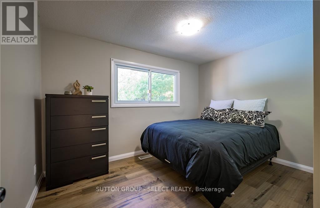 Upper - 6 Kirkton Court, London North (North H), Ontario  N5X 1T2 - Photo 18 - X12633460