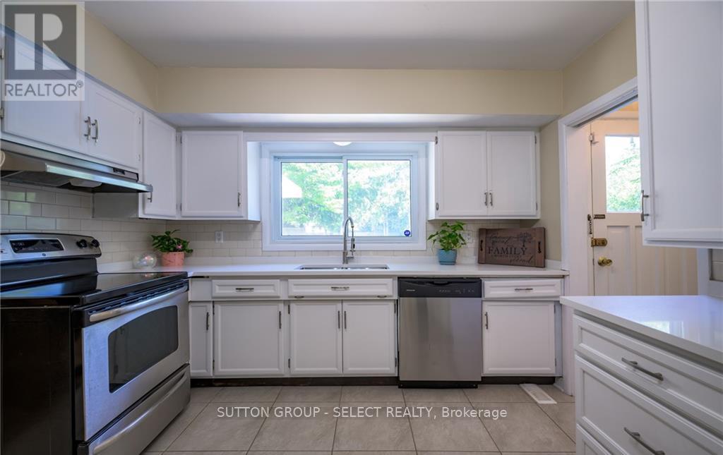 Upper - 6 Kirkton Court, London North (North H), Ontario  N5X 1T2 - Photo 16 - X12633460