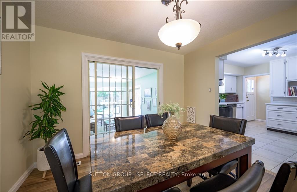 Upper - 6 Kirkton Court, London North (North H), Ontario  N5X 1T2 - Photo 7 - X12633460