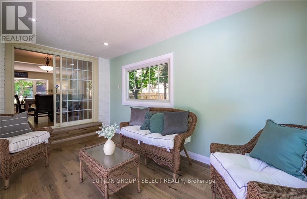 Upper - 6 Kirkton Court, London North (North H), Ontario  N5X 1T2 - Photo 9 - X12633460