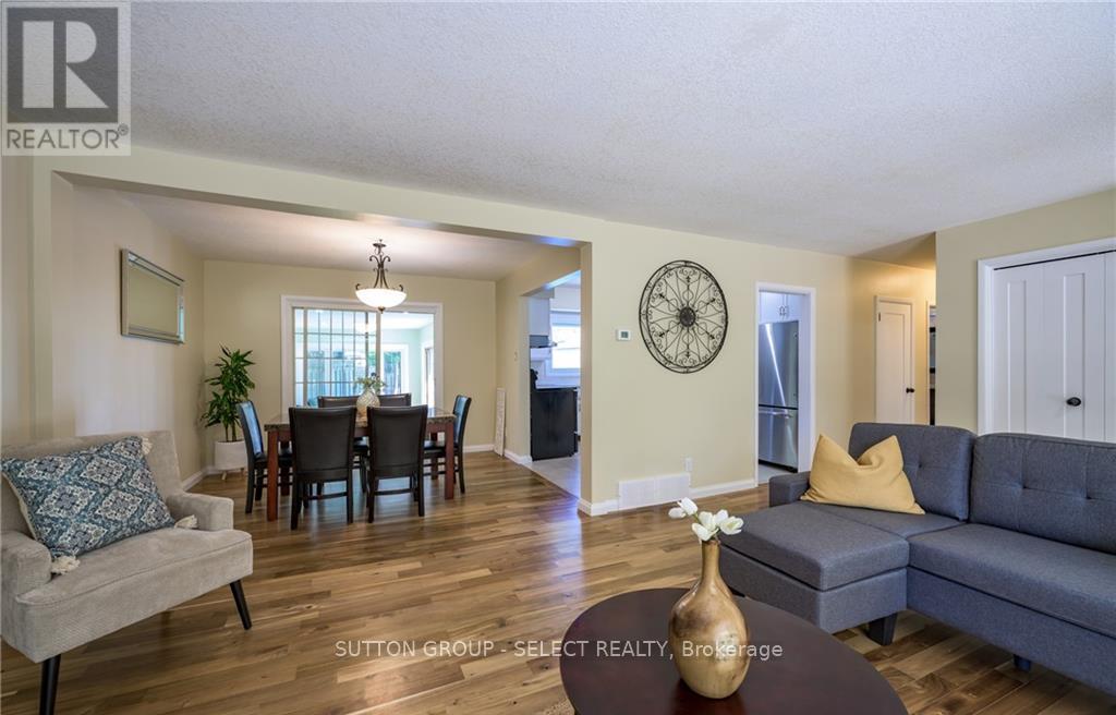 Upper - 6 Kirkton Court, London North (North H), Ontario  N5X 1T2 - Photo 6 - X12633460