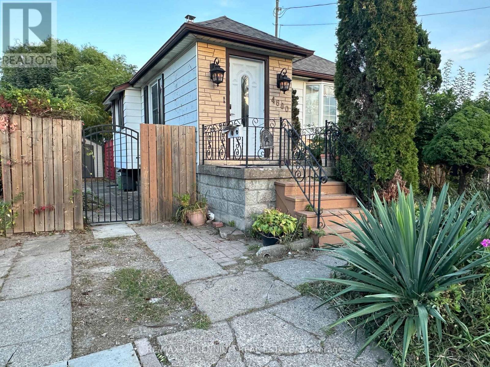 4680 Sixth Avenue, Niagara Falls, Ontario  L2E 4T5 - Photo 2 - X12633912