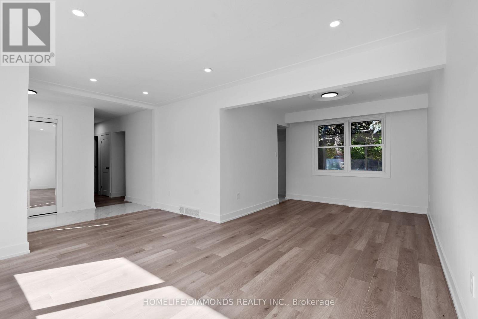 Upper - 17 Old Coach Road, St. Catharines, Ontario  L2N 2P4 - Photo 17 - X12633916