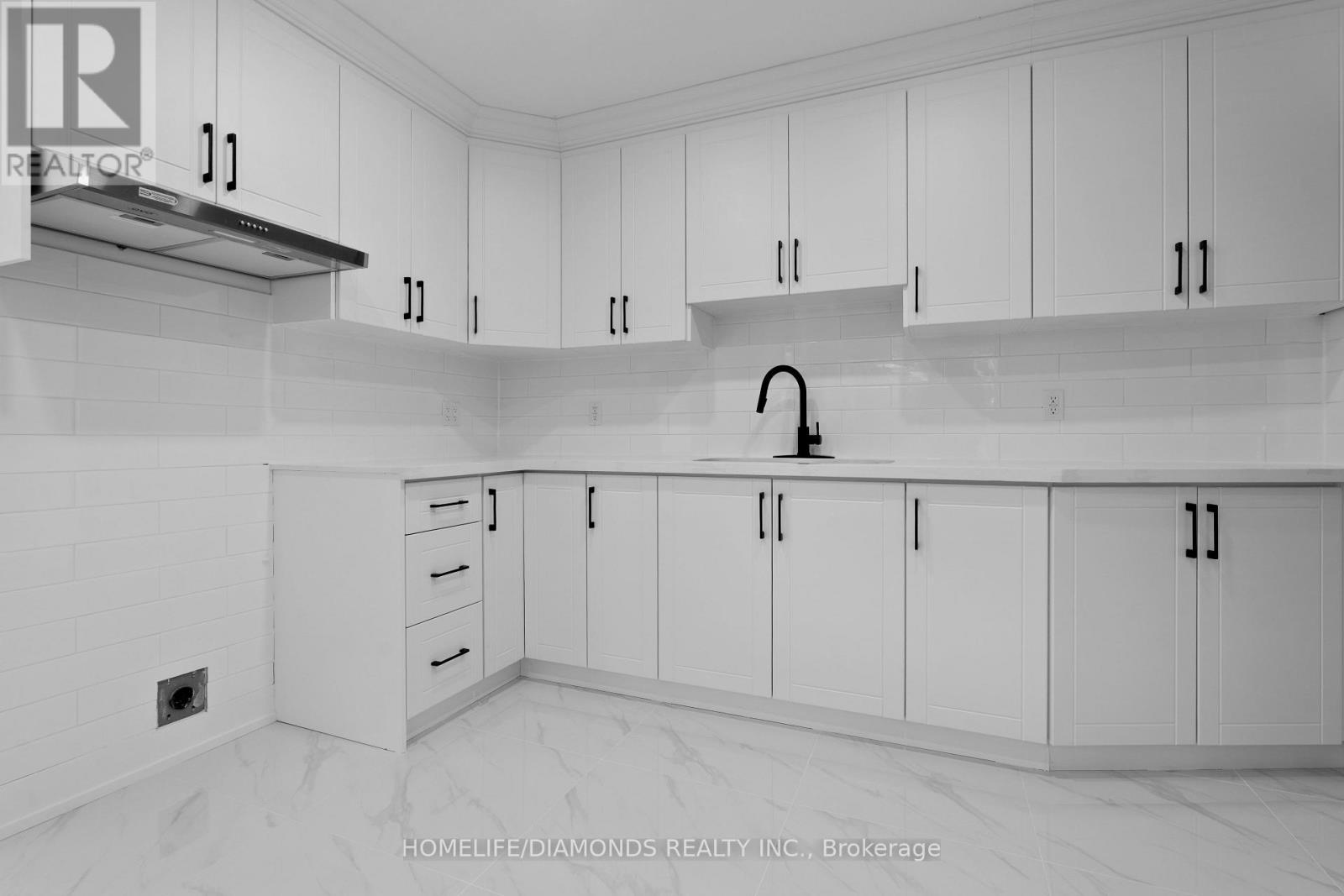 Upper - 17 Old Coach Road, St. Catharines, Ontario  L2N 2P4 - Photo 21 - X12633916