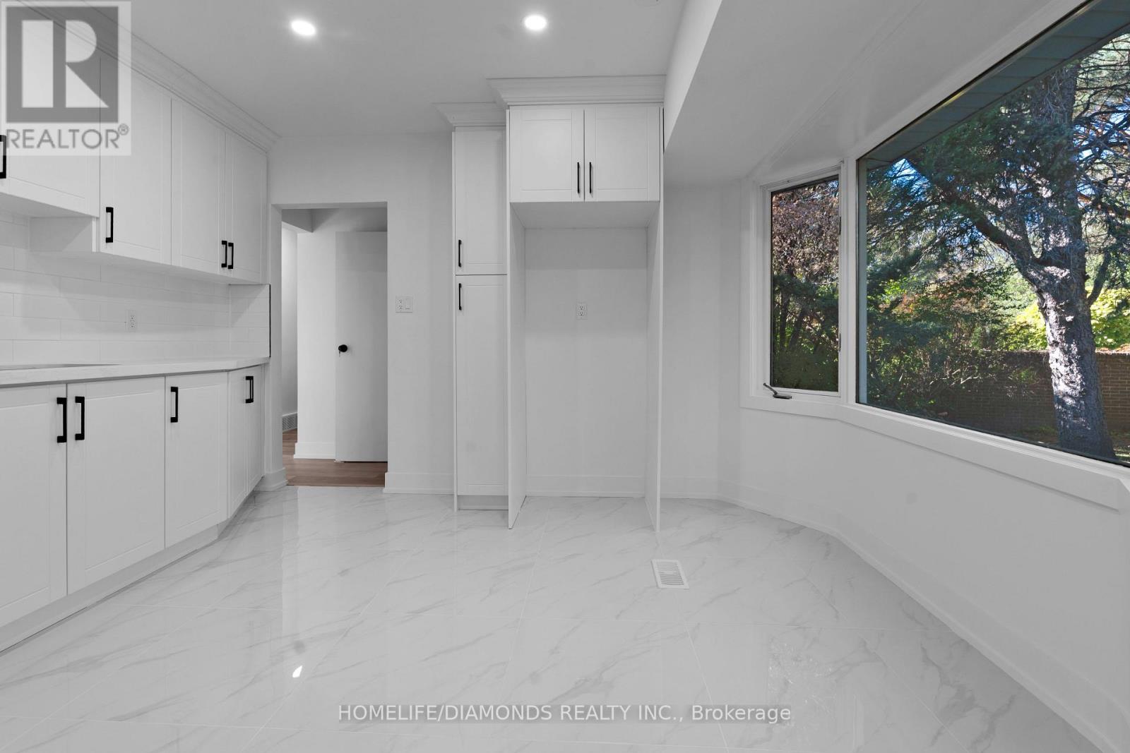 Upper - 17 Old Coach Road, St. Catharines, Ontario  L2N 2P4 - Photo 22 - X12633916