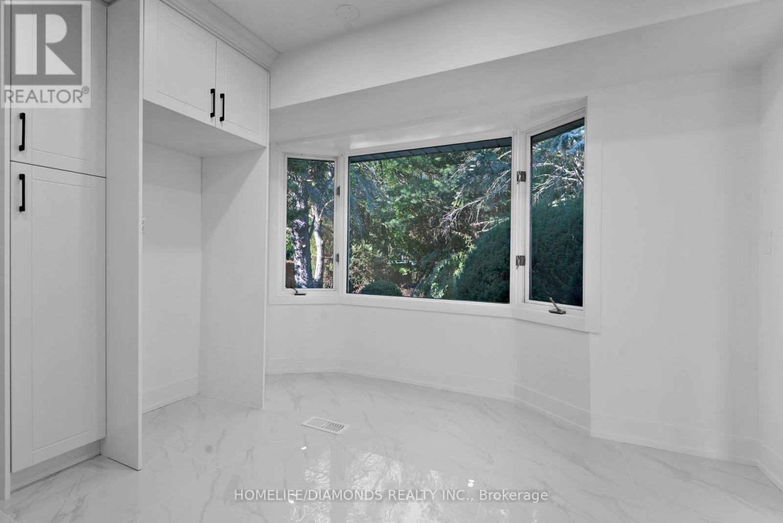 Upper - 17 Old Coach Road, St. Catharines, Ontario  L2N 2P4 - Photo 24 - X12633916