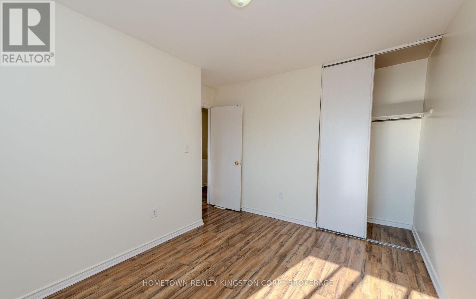 983 Oakview Avenue, Kingston, Ontario K7M 6W9 - Photo 15 - X12634040