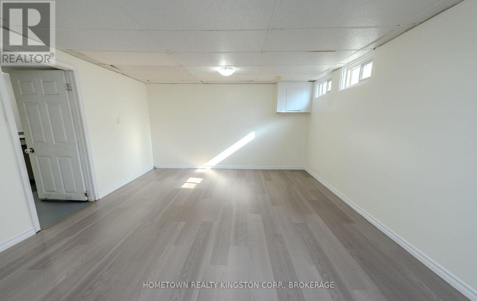 983 Oakview Avenue, Kingston, Ontario K7M 6W9 - Photo 19 - X12634040