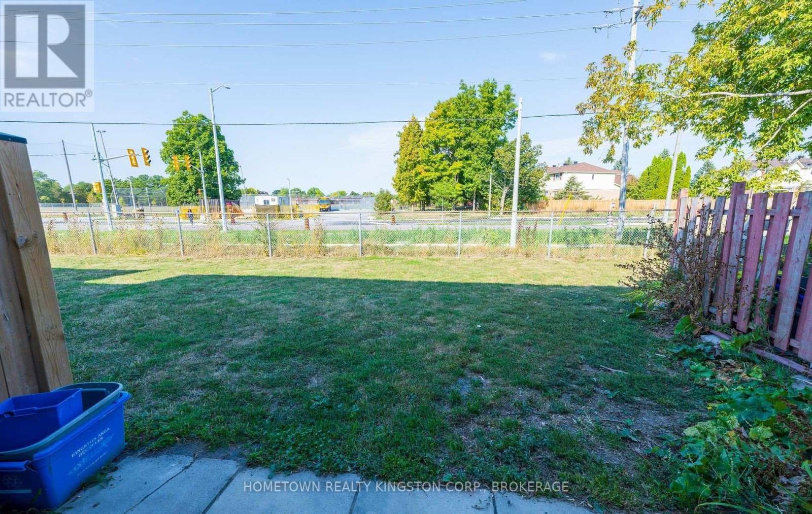 983 Oakview Avenue, Kingston, Ontario K7M 6W9 - Photo 25 - X12634040