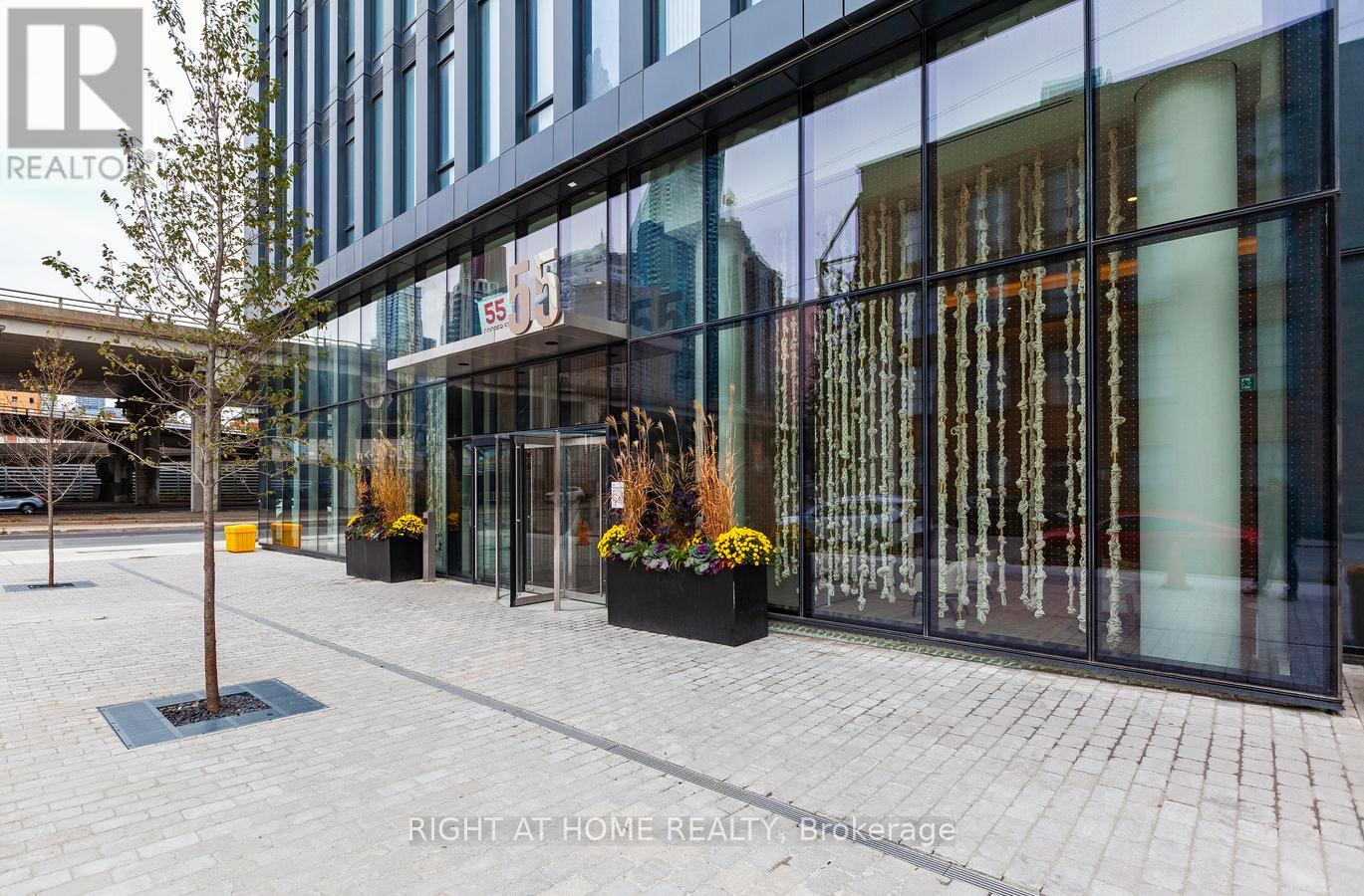 2808 - 55 Cooper Street S, Toronto, Ontario  M5E 0G1 - Photo 2 - C12581622