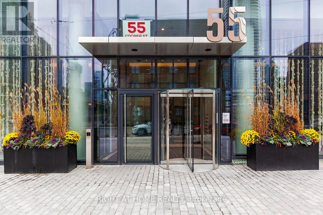 2808 - 55 Cooper Street S, Toronto, Ontario  M5E 0G1 - Photo 4 - C12581622