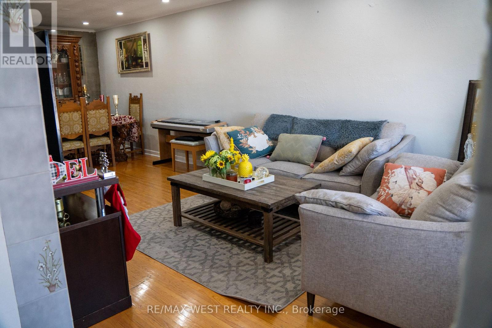 3 Lakeland Drive, Toronto, Ontario  M9V 1M8 - Photo 10 - W12630998