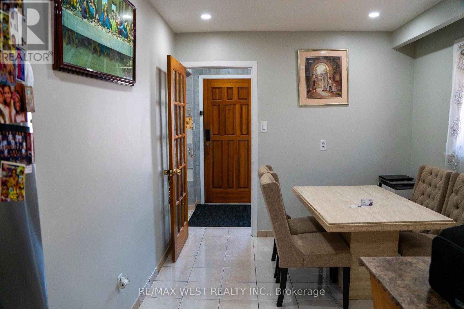 3 Lakeland Drive, Toronto, Ontario  M9V 1M8 - Photo 16 - W12630998