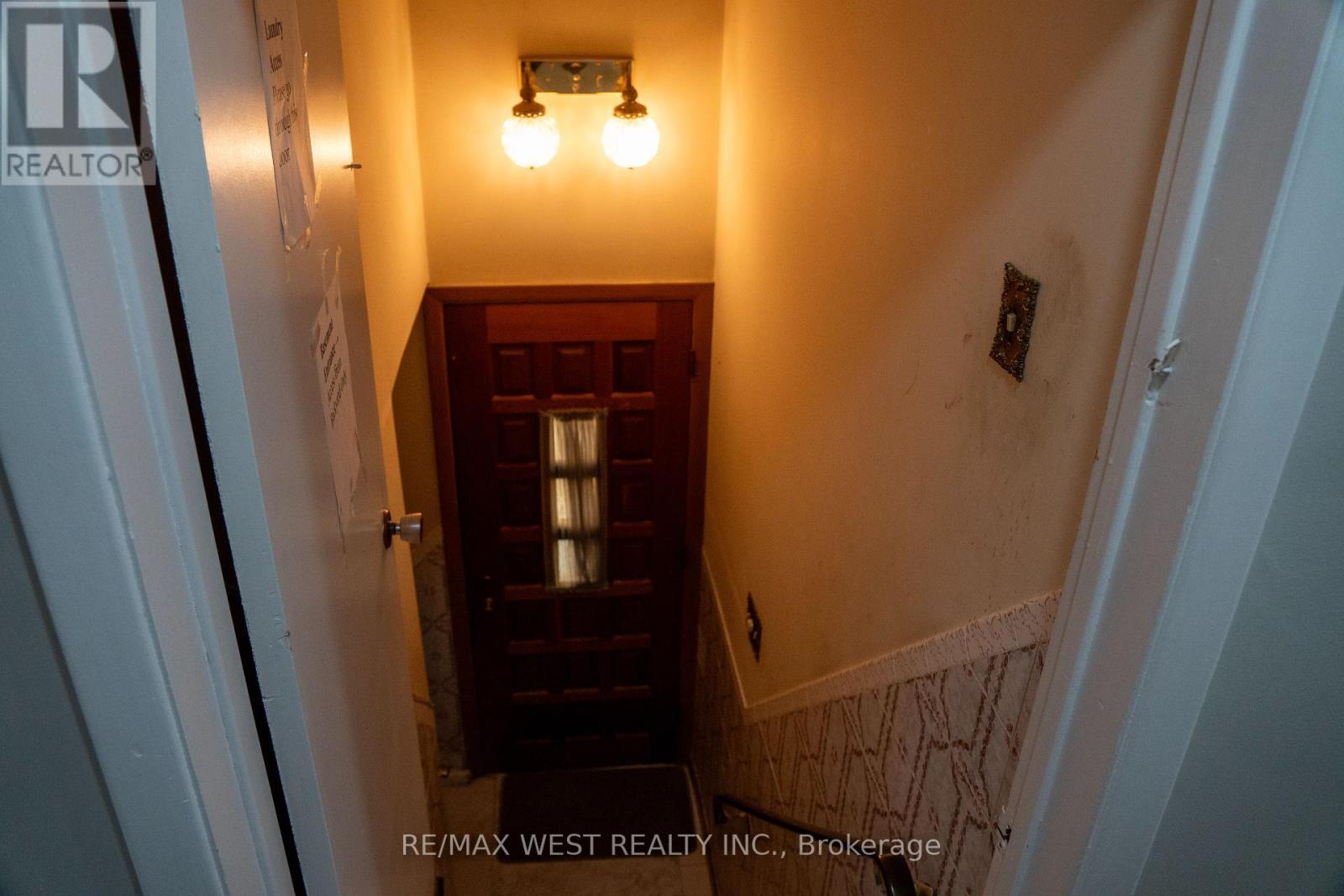 3 Lakeland Drive, Toronto, Ontario  M9V 1M8 - Photo 21 - W12630998