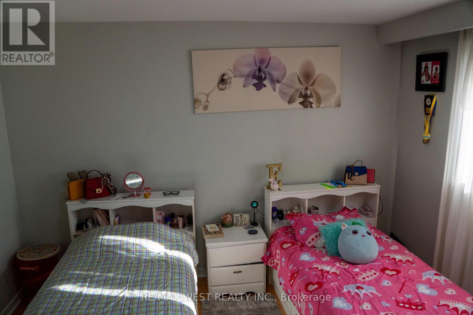 3 Lakeland Drive, Toronto, Ontario  M9V 1M8 - Photo 17 - W12630998