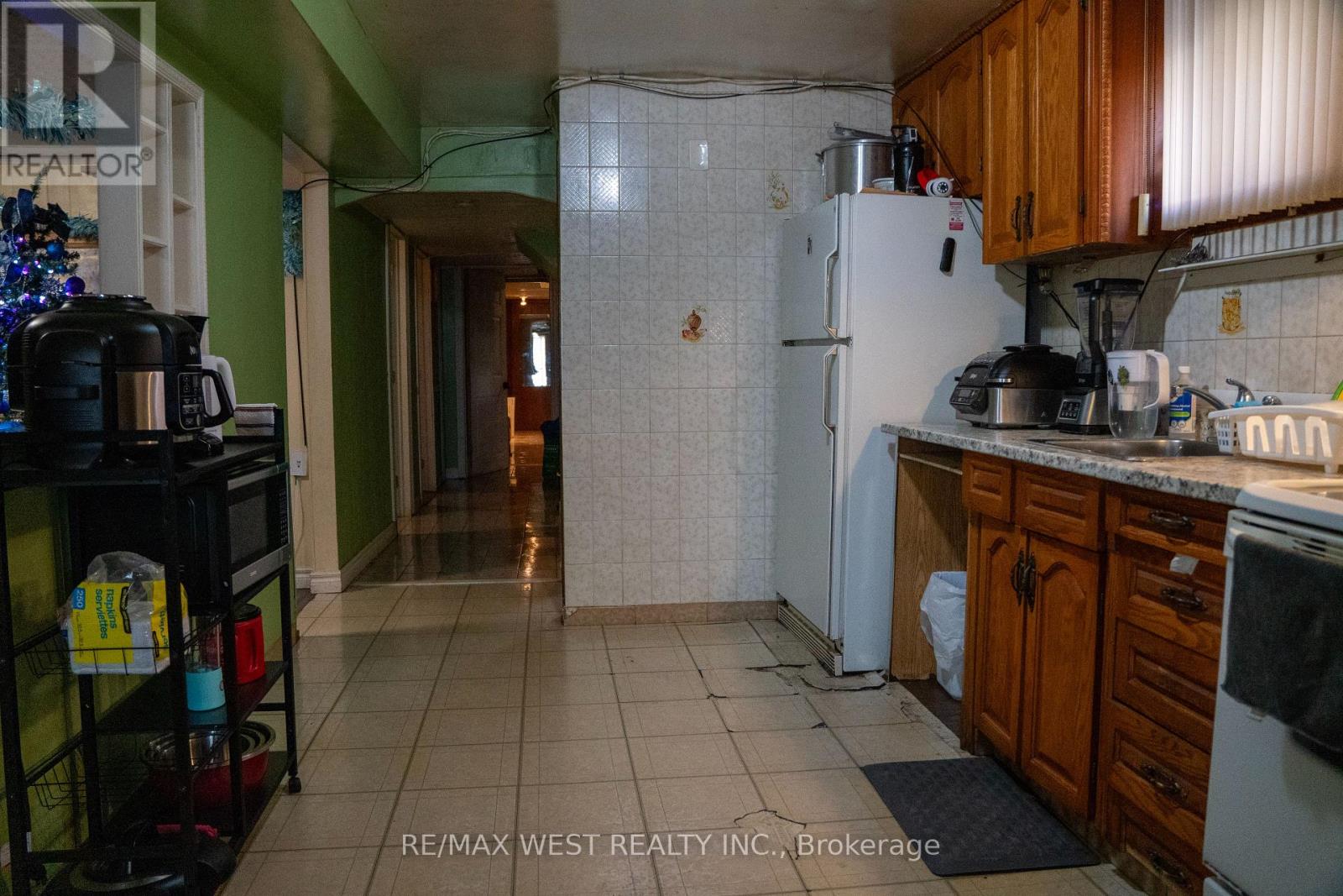 3 Lakeland Drive, Toronto, Ontario  M9V 1M8 - Photo 24 - W12630998