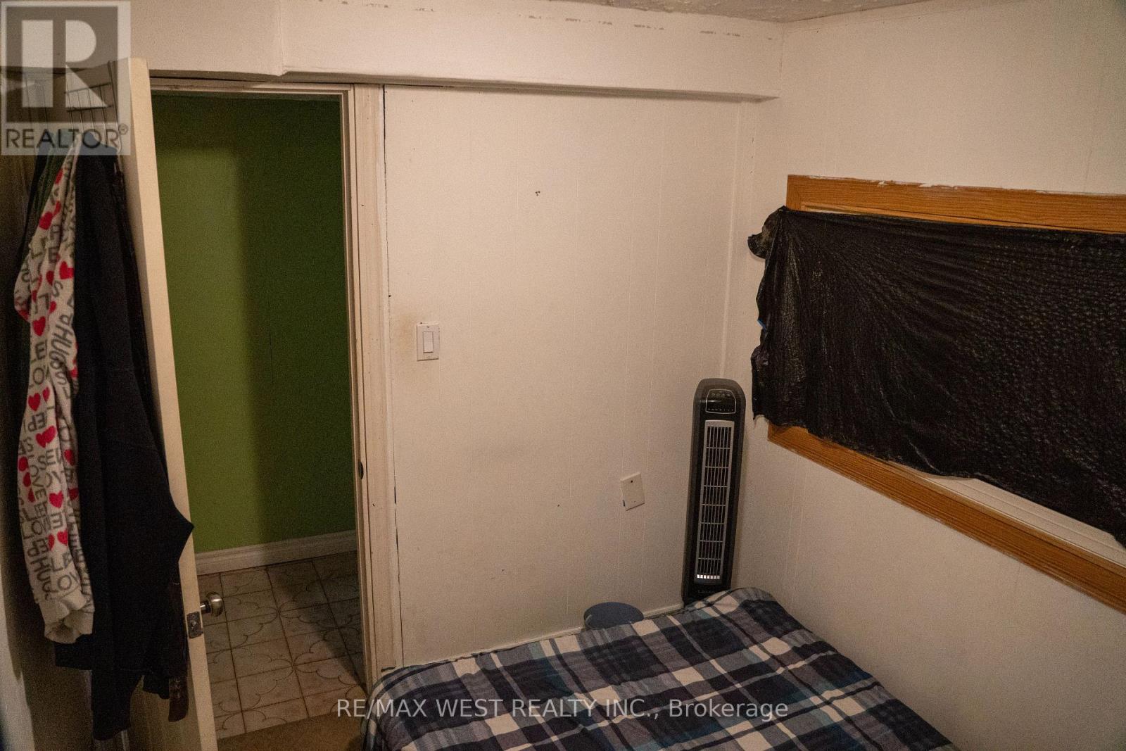 3 Lakeland Drive, Toronto, Ontario  M9V 1M8 - Photo 31 - W12630998