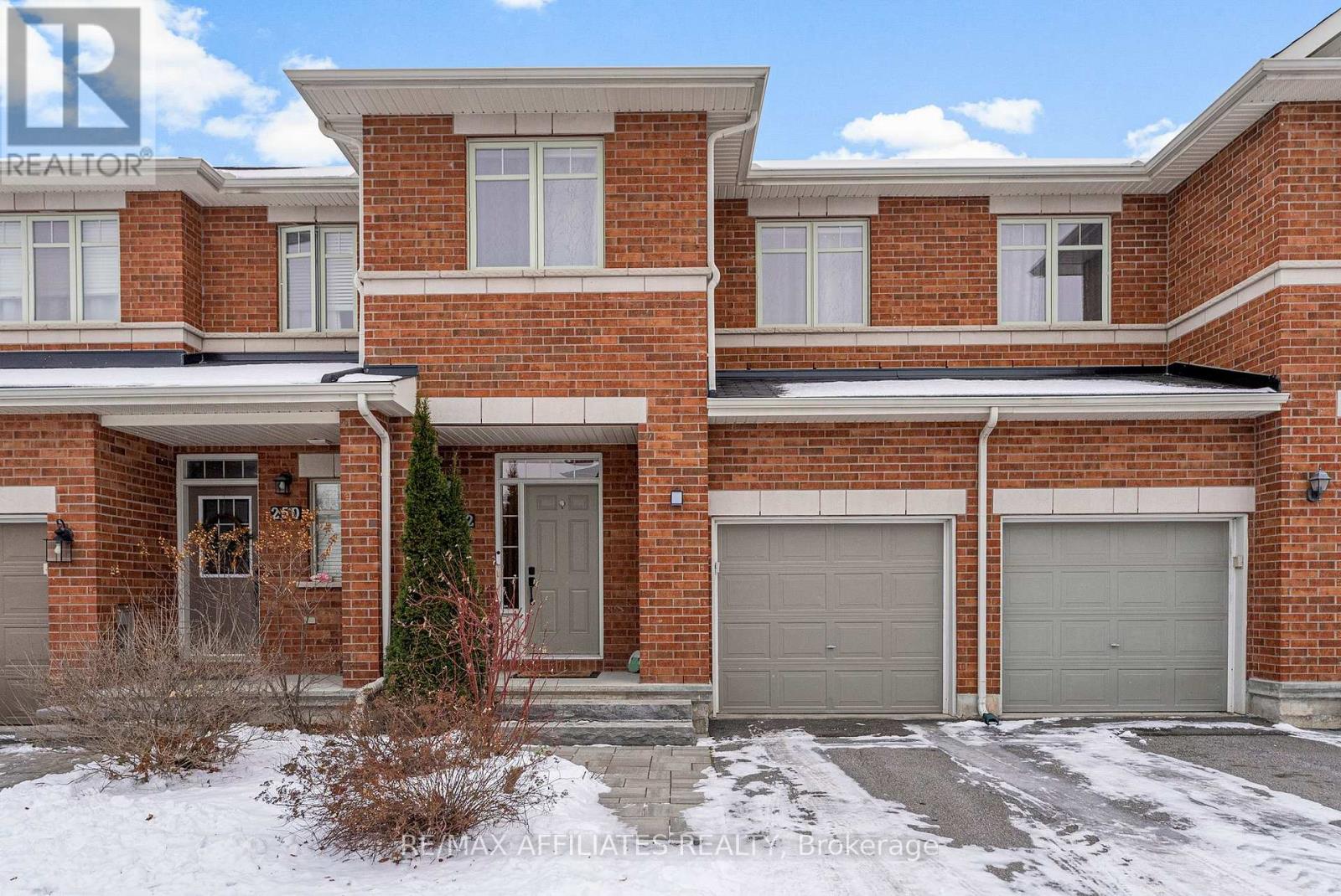 252 MAXWELL BRIDGE ROAD, Ottawa, Ontario