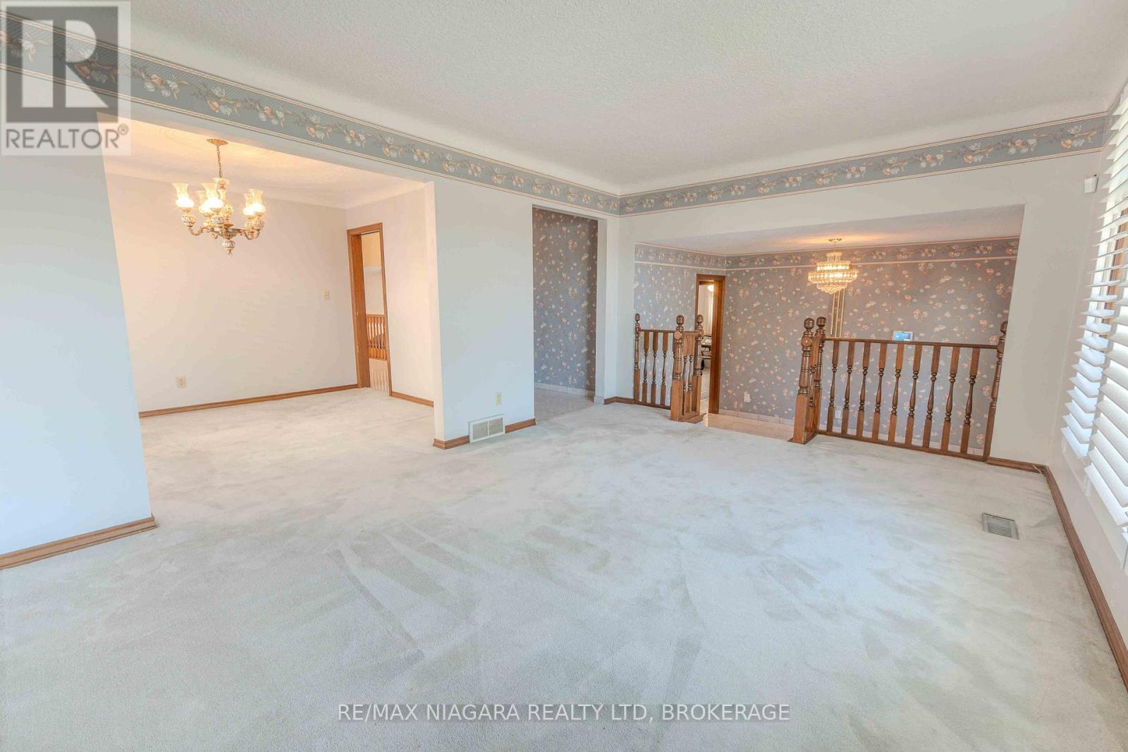 28 Tanera Crescent, St. Catharines (Carlton/bunting), Ontario  L2M 7K1 - Photo 5 - X12634058