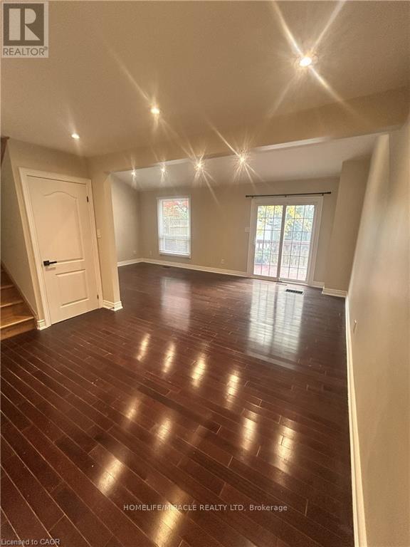 49 Ristau Crescent, Kitchener, Ontario  N2E 3A8 - Photo 4 - X12633974